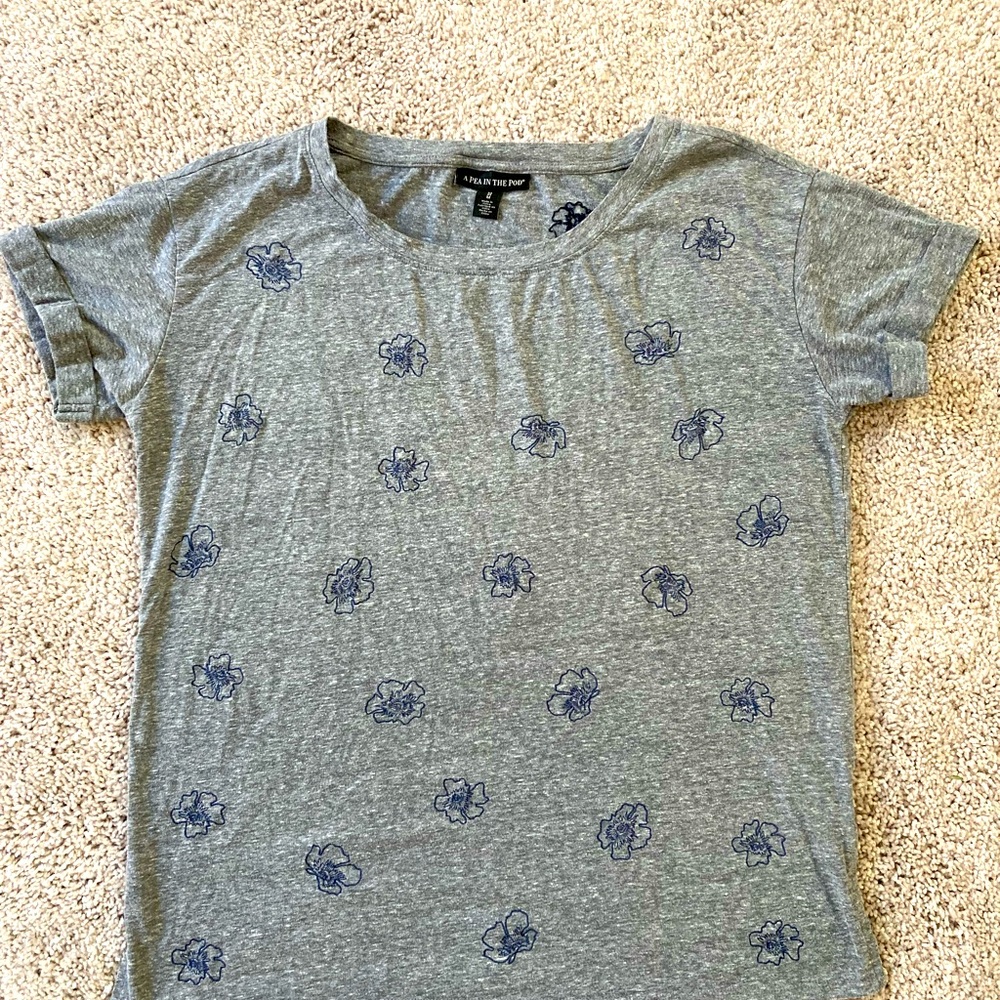 A Pea in the Mod maternity t-shirt